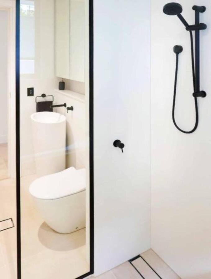 Modern 1Br Abode With Courtyard Steps To The Beach Cité de Cité de Sydney Extérieur photo